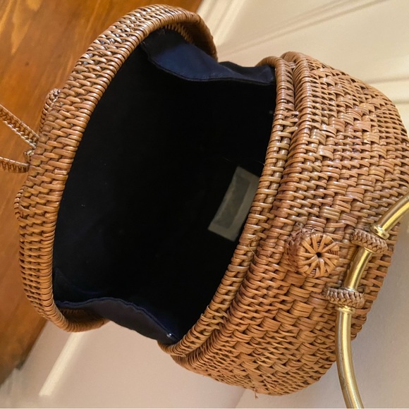 Round Rattan Clutch - Picture 5 of 6